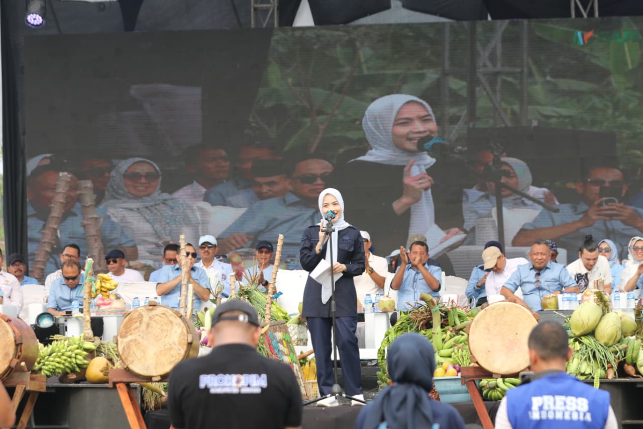 bupati-ratu-zakiyah-sebut-sangga-nagara-festival-bukti-menjaga-hubungan-baik-dengan-alam