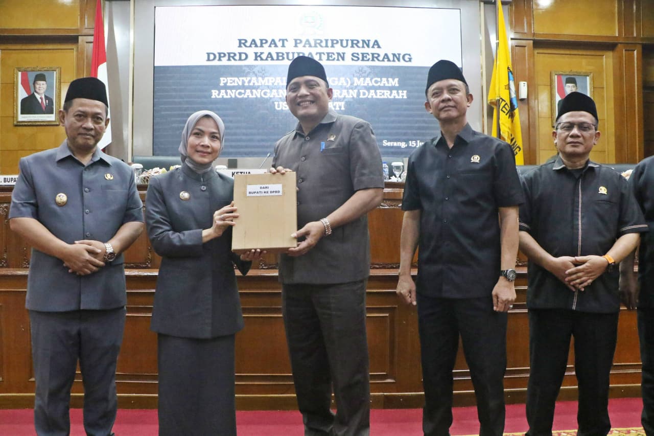bupati-serang-paparkan-usulan-3-macam-raperda-1-raperda-fokus-pada-pembinaan-asn