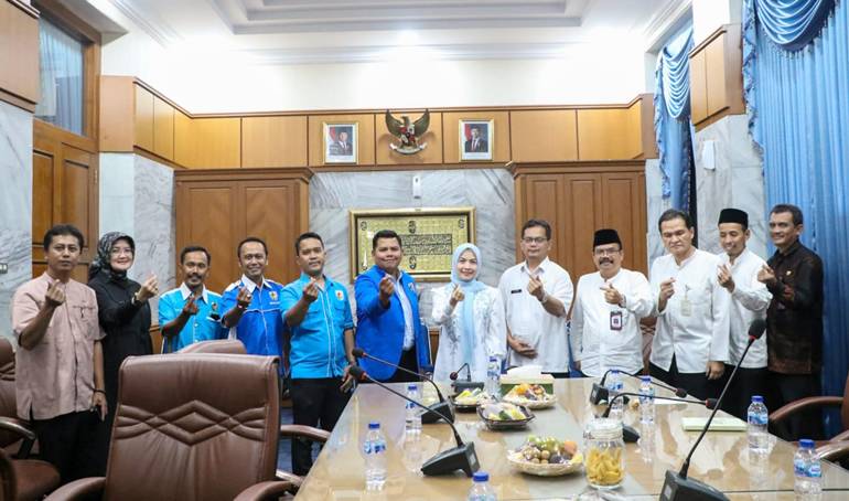 bupati-serang-ratu-zakiyah-ajak-knpi-edukasi-masyarakat-terkait-penanganan-sampah