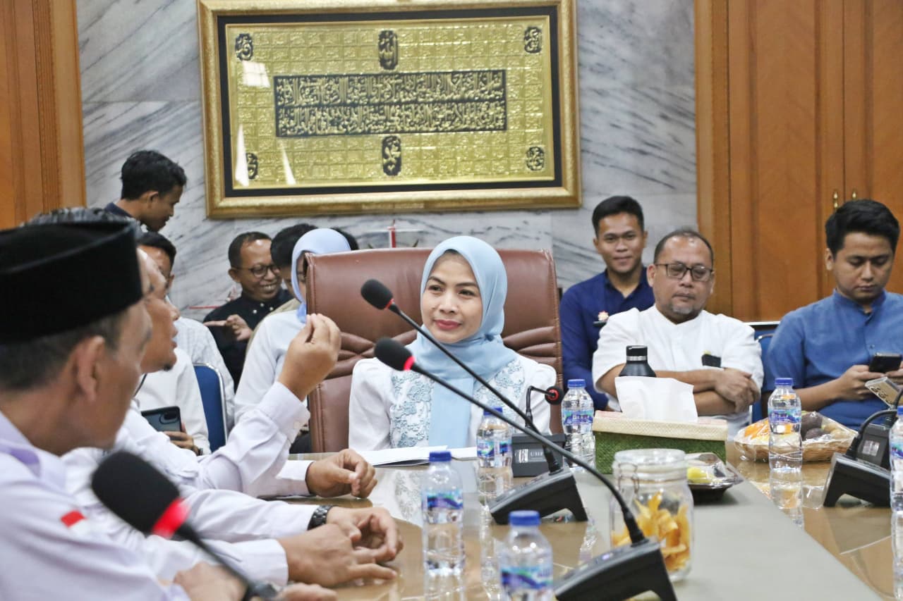 bupati-serang-ratu-zakiyah-tampung-aspirasi-serikat-pekerja-dan-serikat-buruh