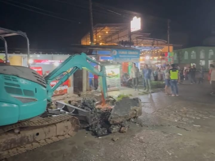 bupati-serang-ratu-zakiyah-tangani-banjir-di-pamarayan-kirim-alat-berat-bongkar-gorong-gorong