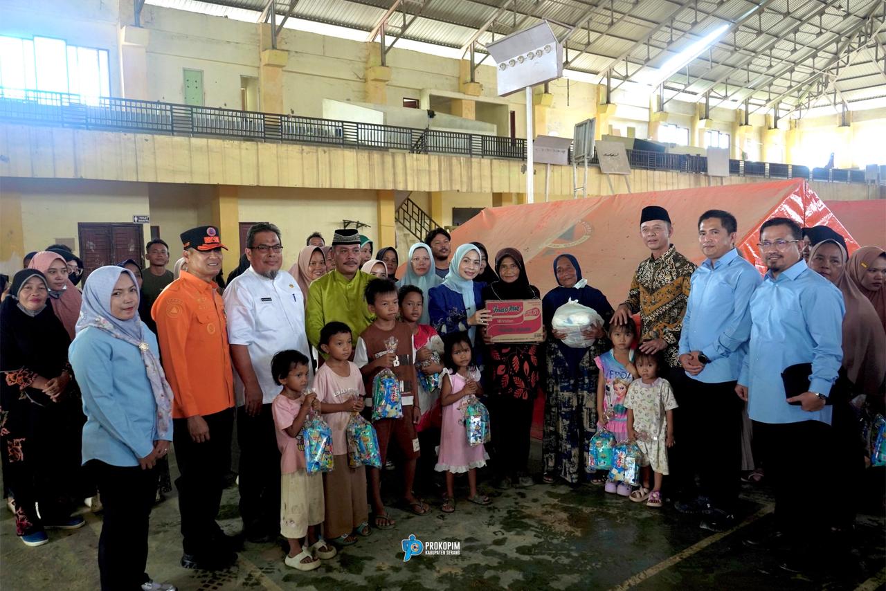 bupati-serang-salurkan-bantuan-rp119-miliar-bagi-korban-bencana-aceh-sumut-dan-sumbar