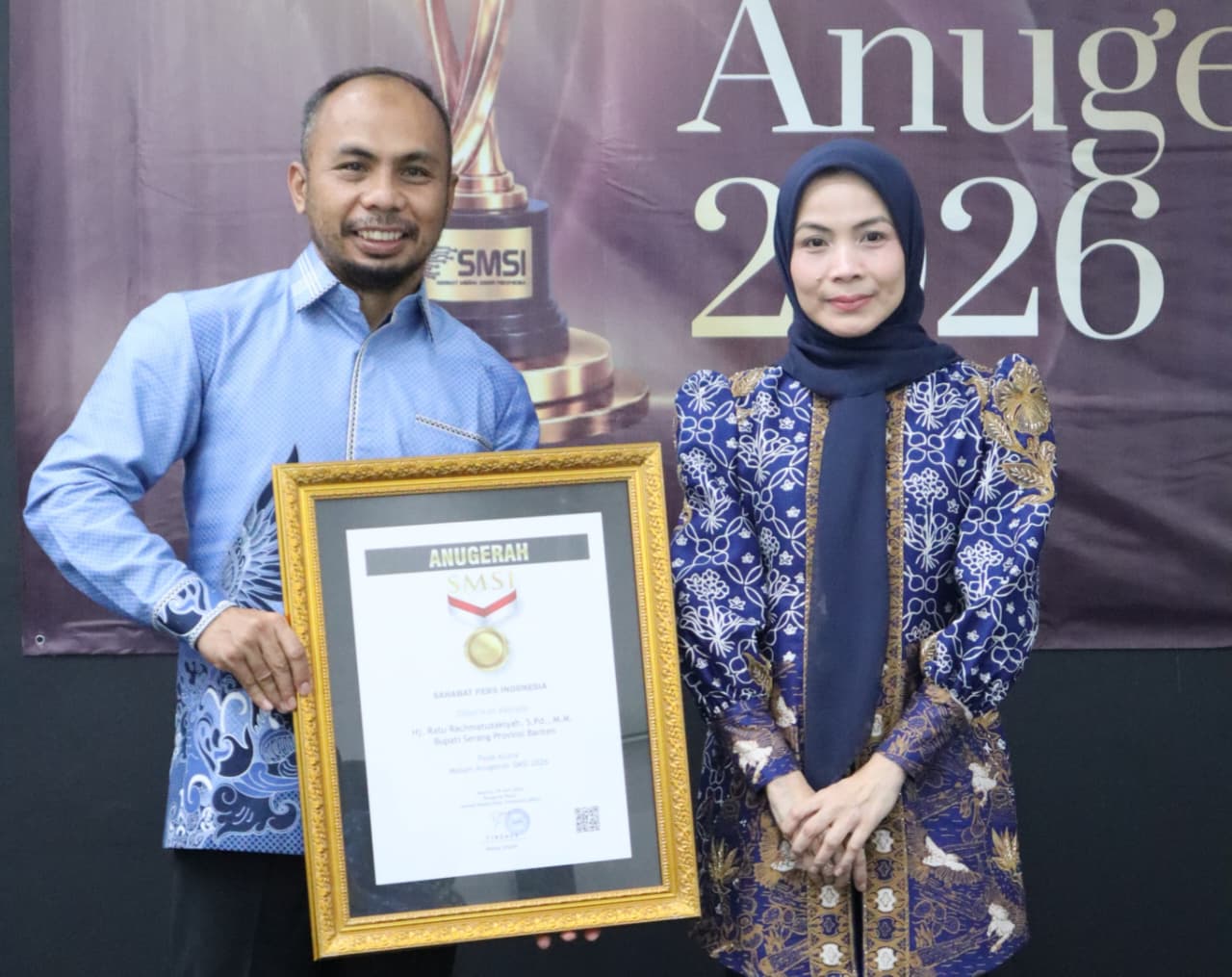bupati-serang-terima-anugerah-smsi-sebagai-sahabat-pers-indonesia-2026