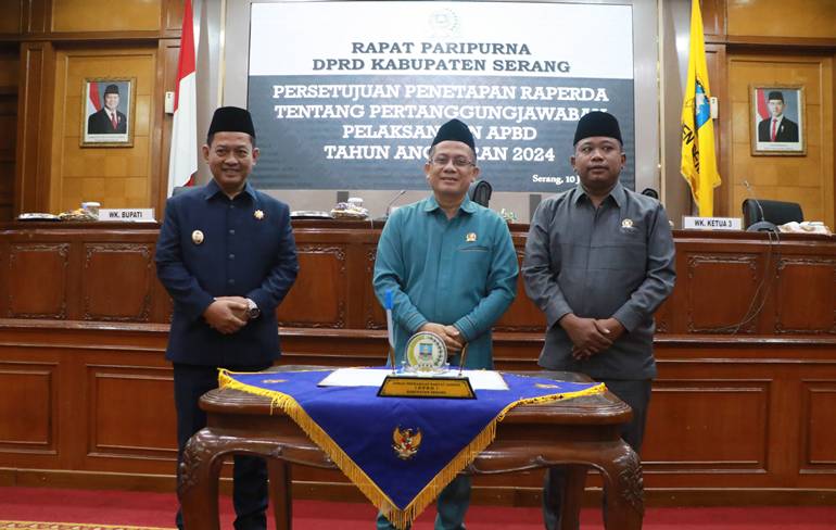 DPRD Kabupaten Serang Tetapkan Raperda tentang Pertanggungjawaban Pelaksanaan APBD Tahun Anggaran 2024 Kamis, 10 JUli 2025. [Foto: Arif Soleh]