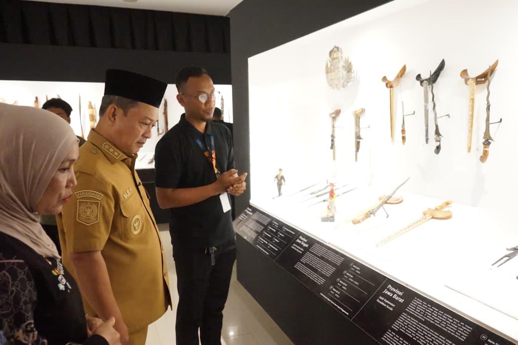 golok-ciomas-warnai-pameran-nasional-pusaka-nusantara-2026-najib-hamas-ajak-lestarikan-warisan-budaya
