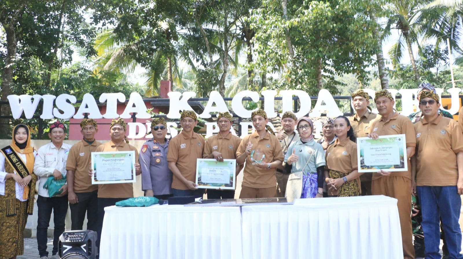 kemenparekraf-dan-tim-juri-adwi-2024-terpesona-saat-kunjungi-desa-wisata-kacida-cibuntu-padarincang