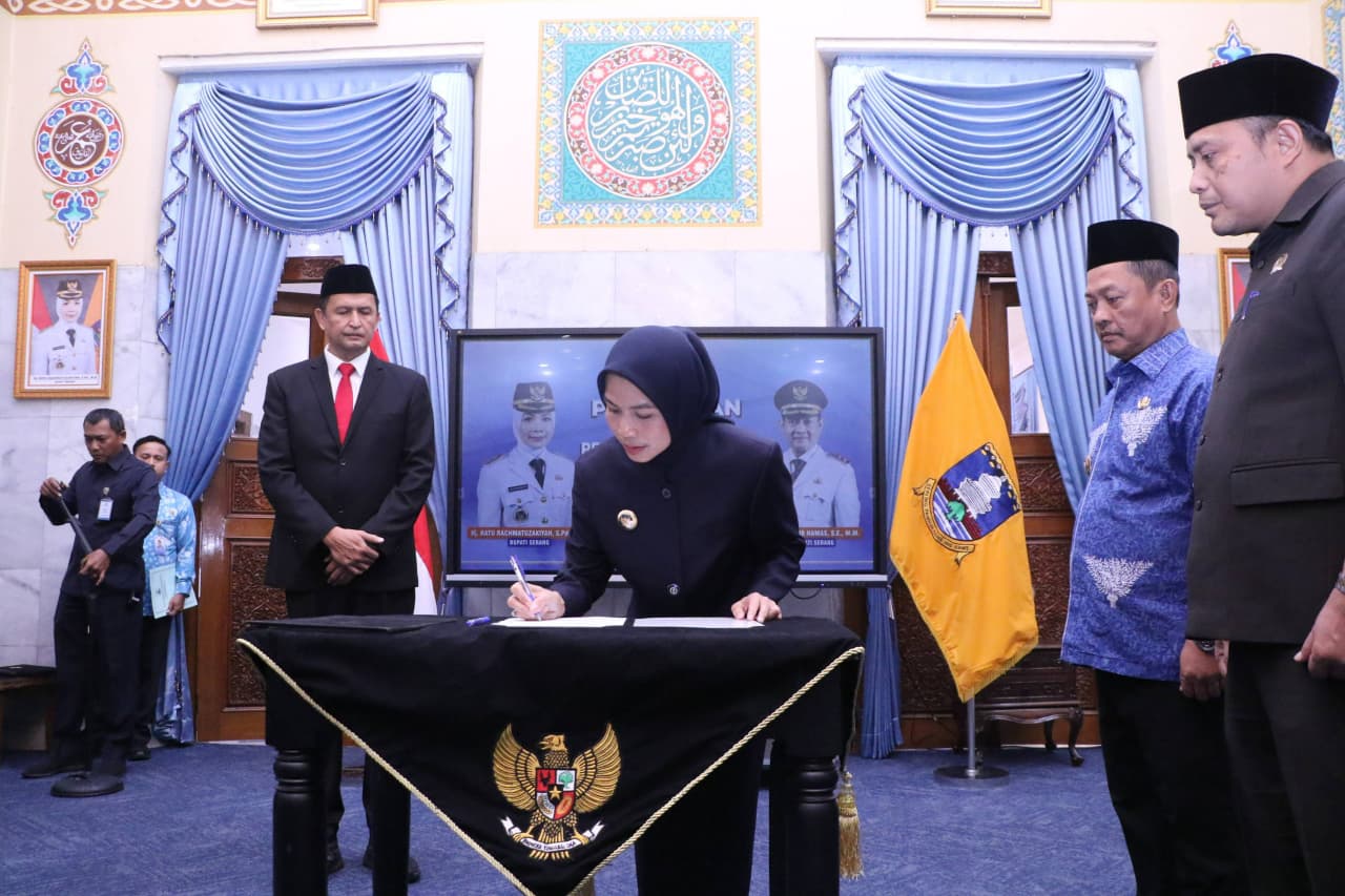lantik-zaldi-jadi-sekda-bupati-serang-ratu-zakiyah-tegaskan-tak-ada-jual-beli-jabatan