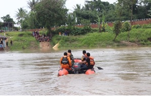 musibah-umum-laka-sungai-di-kecamatan-cikeusal