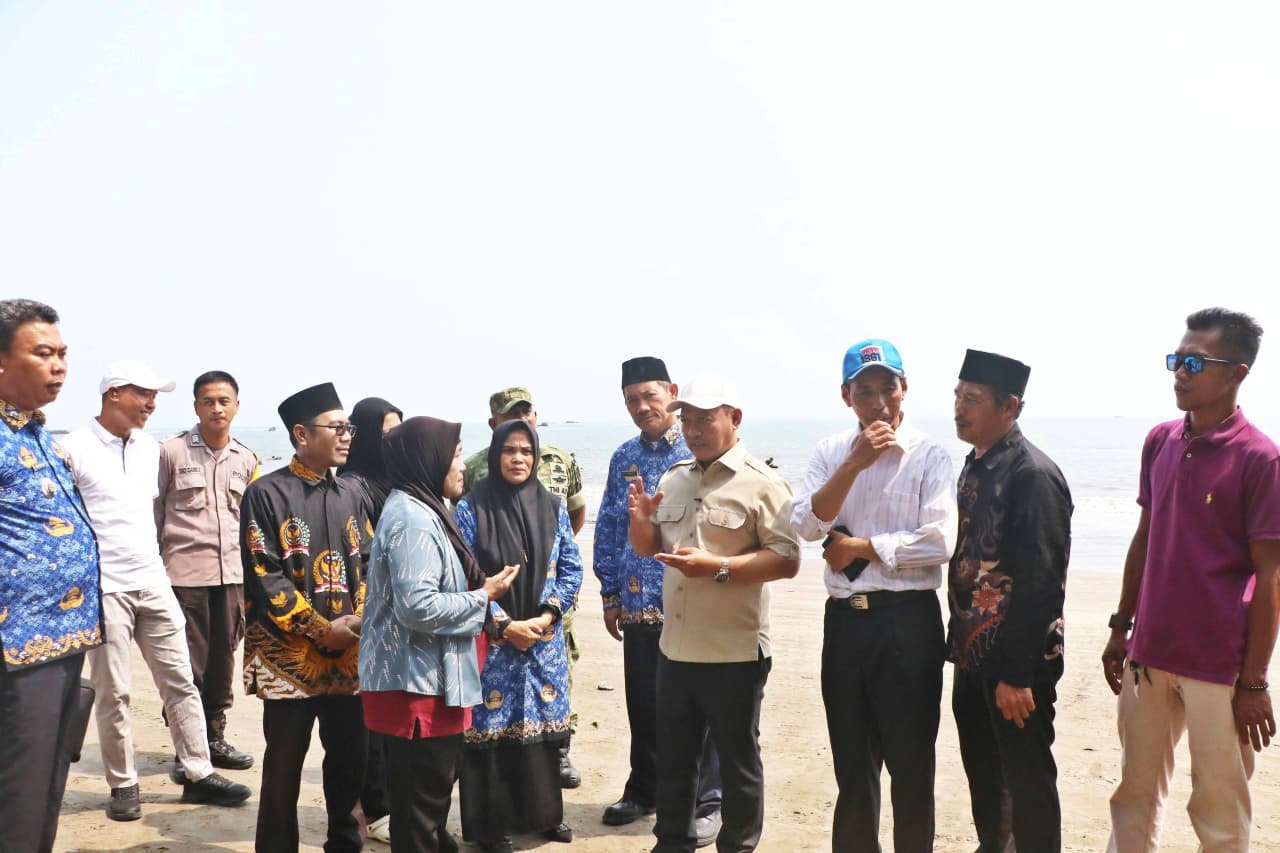 okupansi-hotel-capai-100-persen-25-ribu-wisatawan-kunjungi-pantai-anyer-cinangka