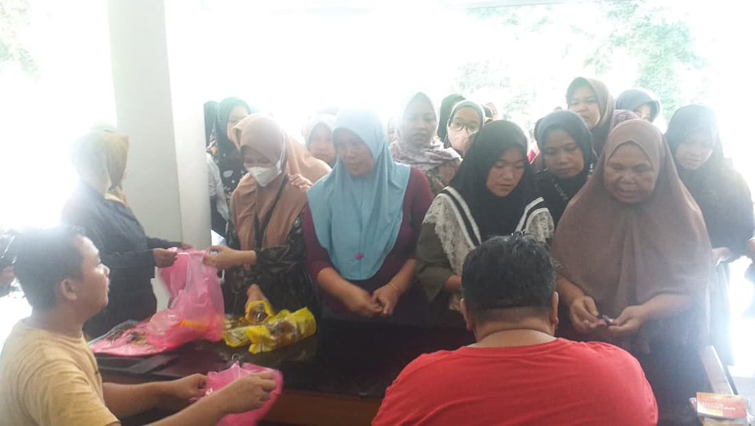 operasi-pasar-diskoumperindag-kabupaten-serang-siapkan-2-ribu-liter-minyak-goreng