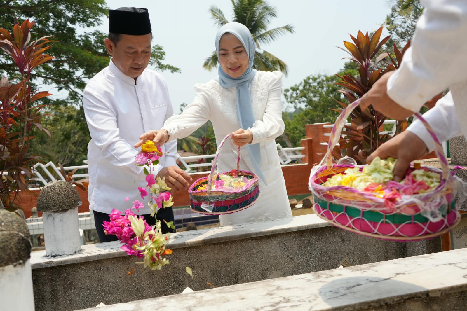peringati-hari-jadi-ke-500-kabupaten-serang-bupati-ratu-zakiyah-gelar-ziarah-hingga-santuni-anak-yatim